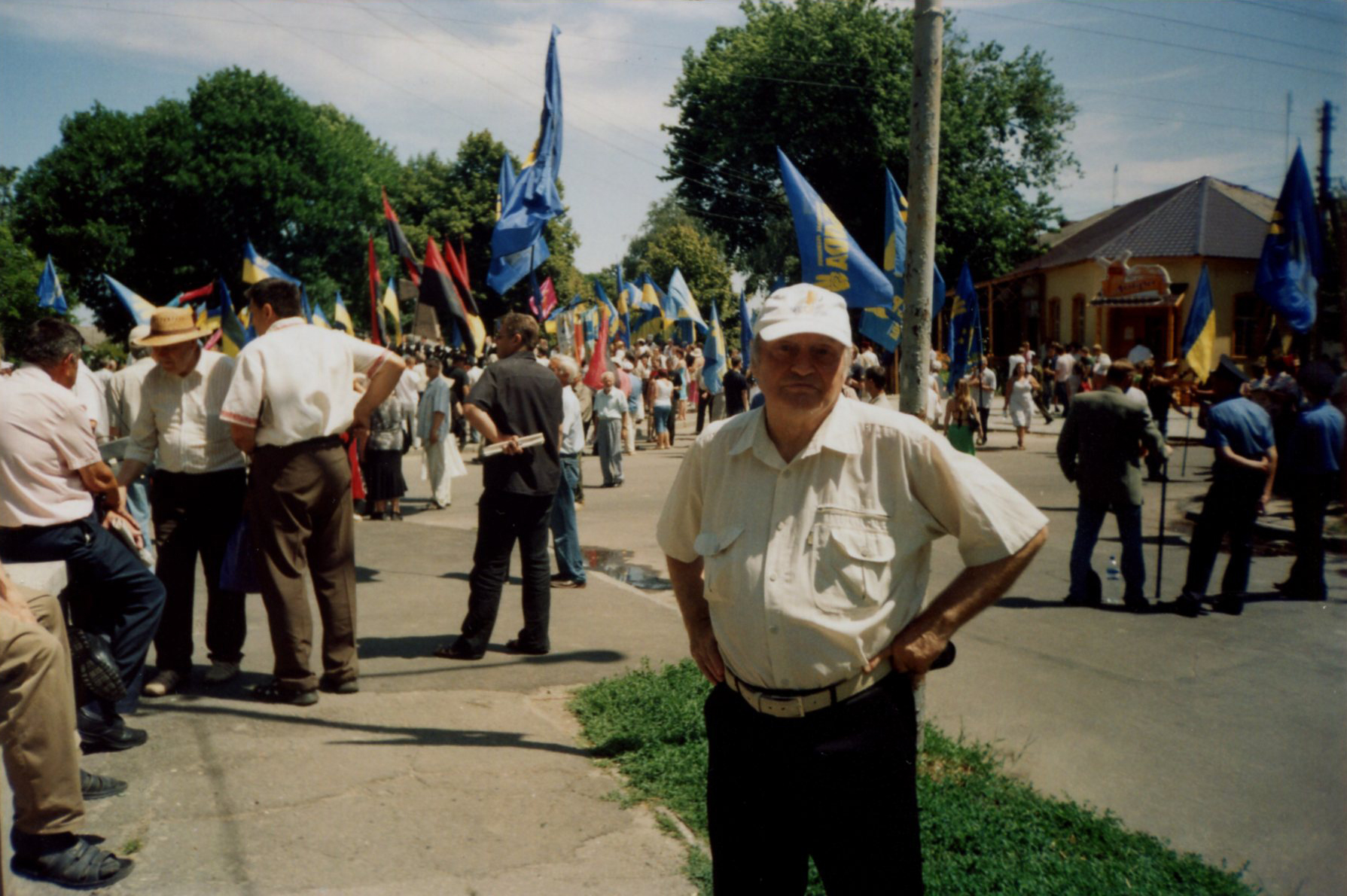 На мітингу-молебні за козаками, що полягли у Полтавській битві. 27 червня 2009 р.