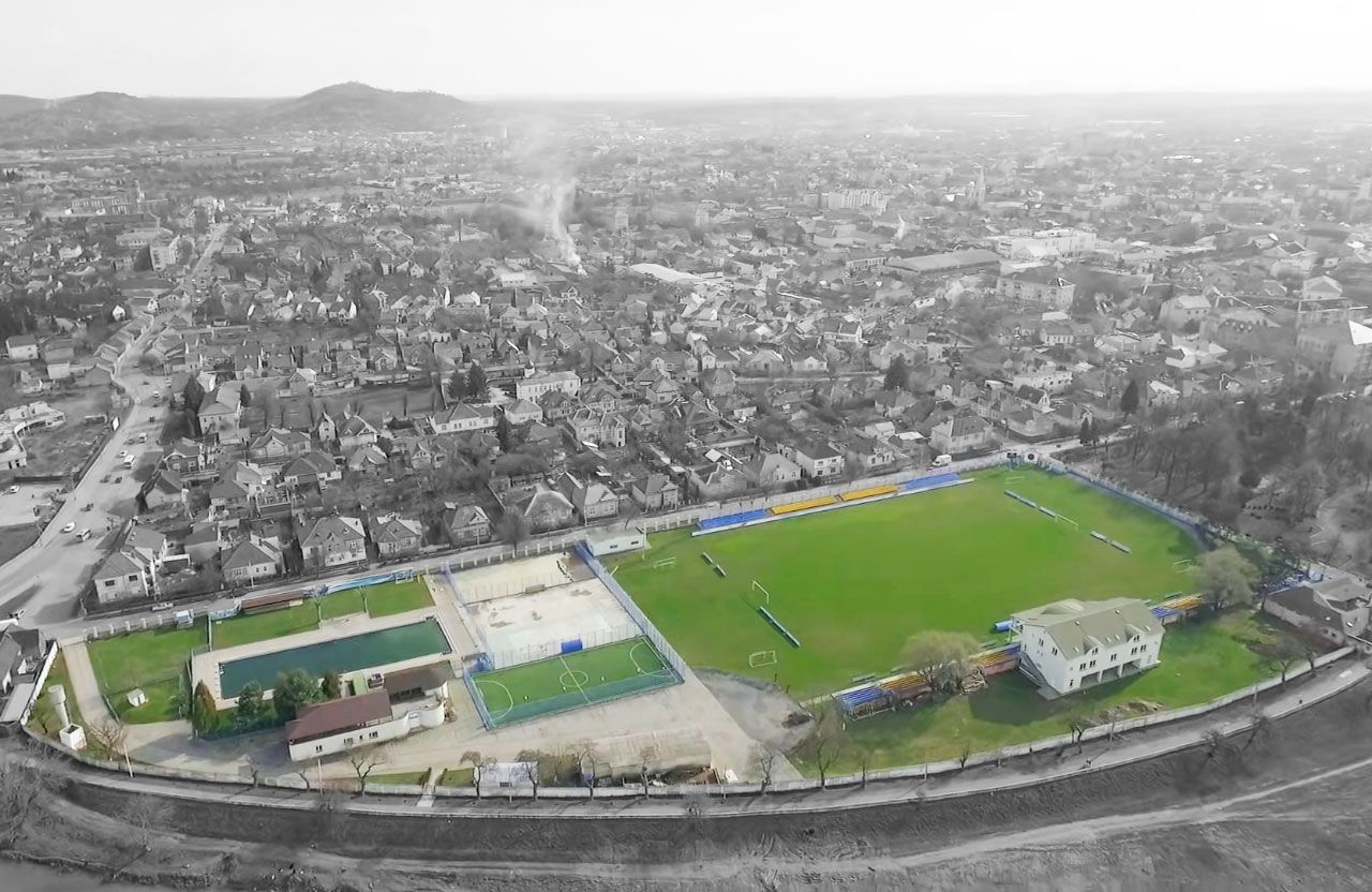 Землю під футбольним стадіоном «Авангард» у Мукачевому полтавські експерти оцінили у 9,6 млн грн