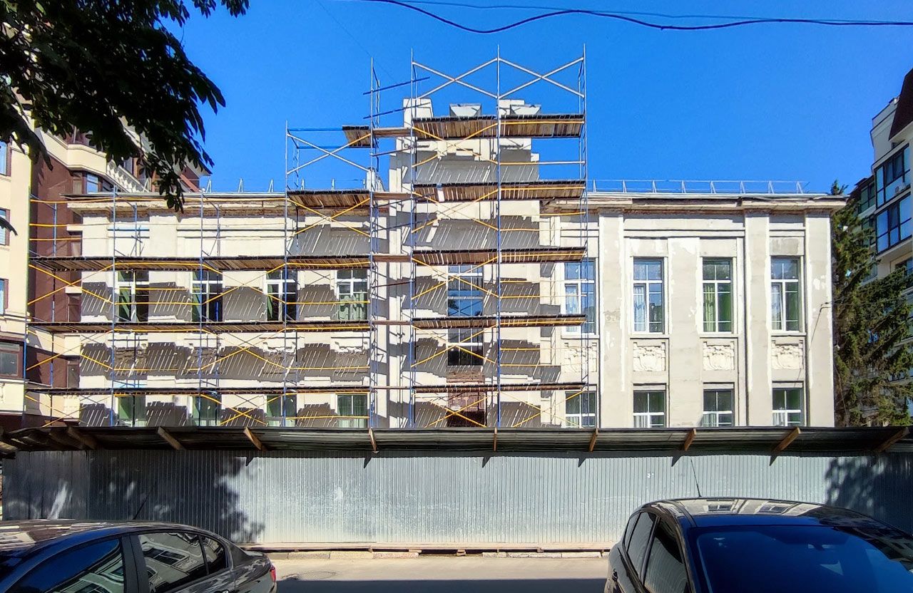 Реставрація історичної будівлі початкової школи № 43 на вул. Стрітенській, 20 у Полтаві