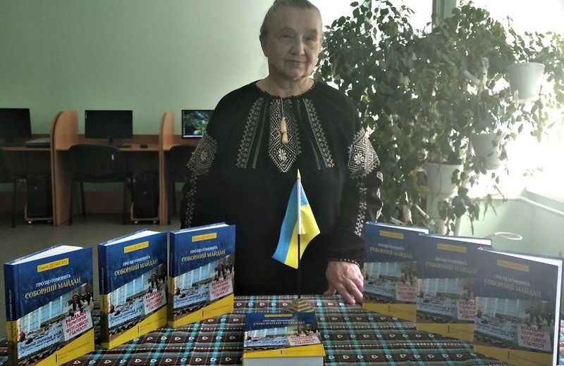 Ганна Антипович під час презентації своєї книги Про що гомонить Соборний майдан (2019 рік)
