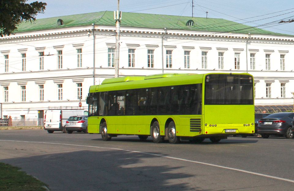 Solaris Urbino III 15 LE CNG, який «Люкс-Полтава 2009» заявляє на перевезення школярів | Фото: LAEN