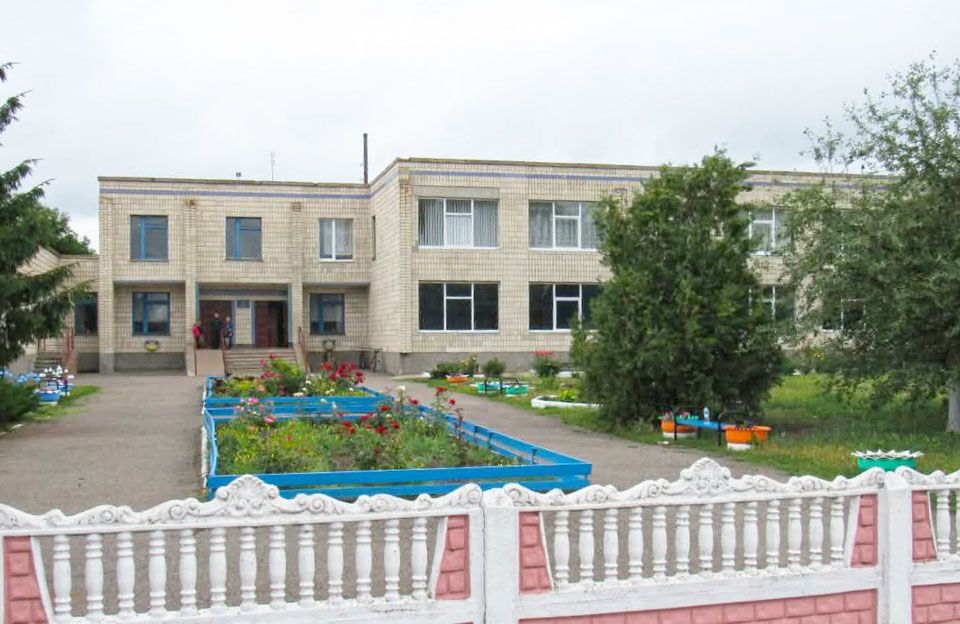 Батьки учнів та вчителі Рудківської гімназії Гребінківської громади виступили проти закриття свого навчального закладу
