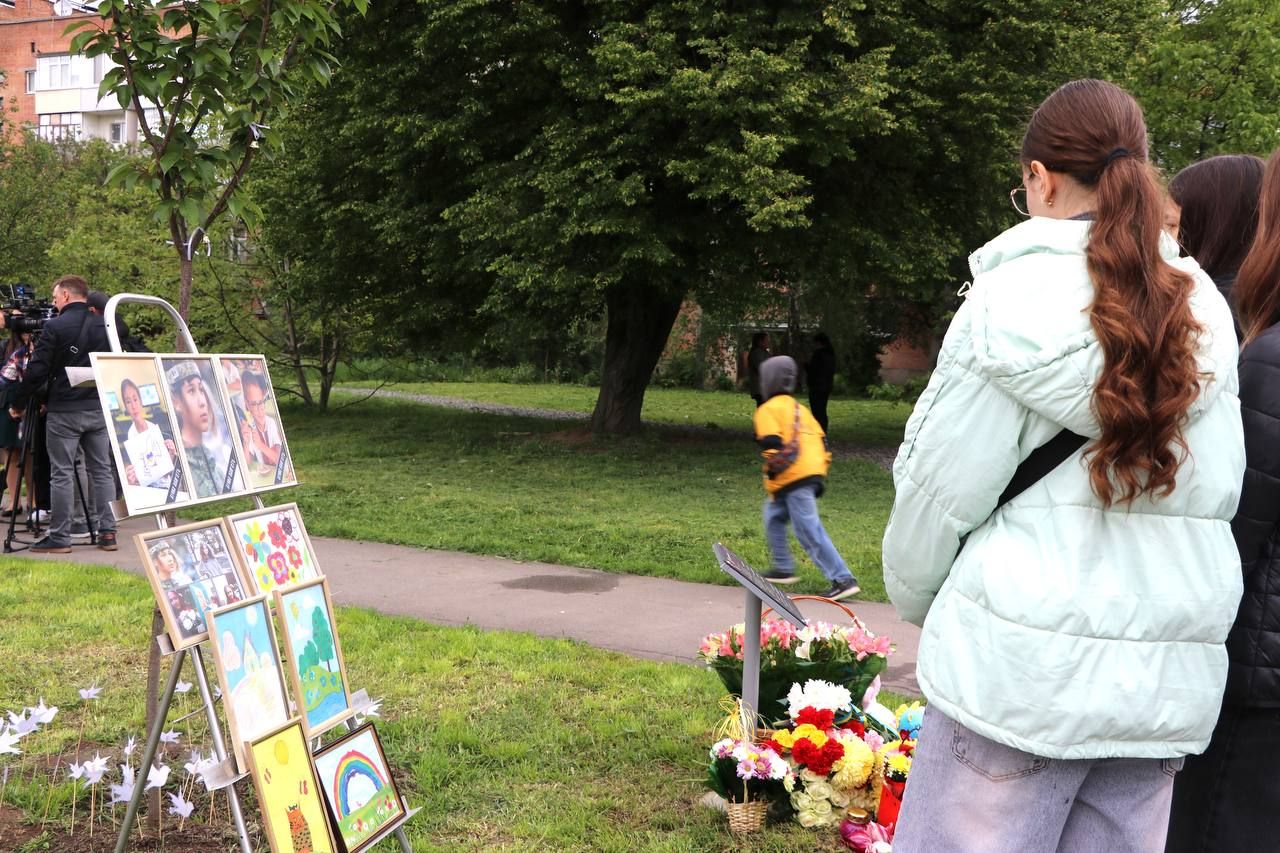 У Полтаві відкрили Алею Пам’яті на честь трьох дітей, загиблих від російської ракети