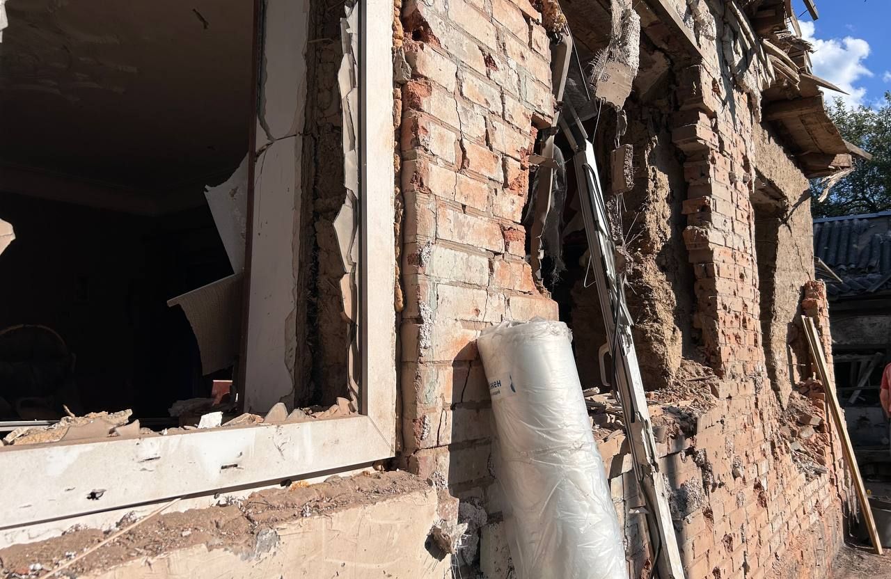 Унаслідок дронової атаки на Полтаву пошкоджено щонайменше шість будинків, один — непридатний для проживання