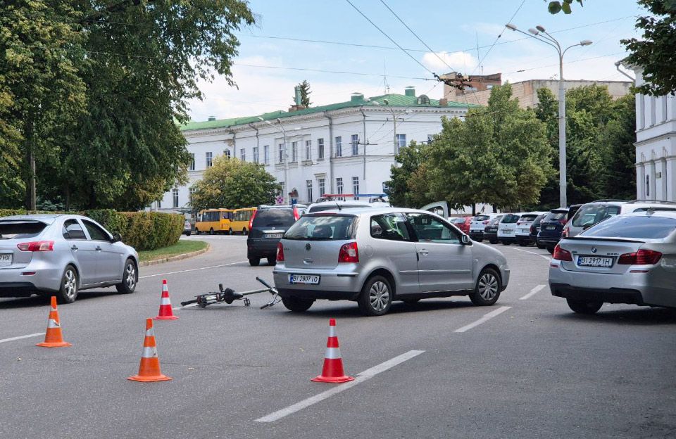ДТП з велосипедистом на вулиці Соборності у Полтаві