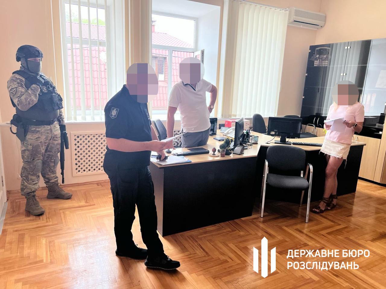 На Полтавщині ДБР викрило «чорну касу» у 100 тисяч доларів посадовців райуправління Держпродспоживслужби