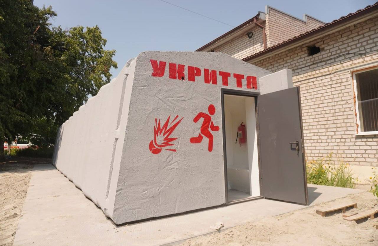 У Полтаві можуть з’явитися мобільні бетонні укриття — ініціативу полтавців винесуть на сесію міськради