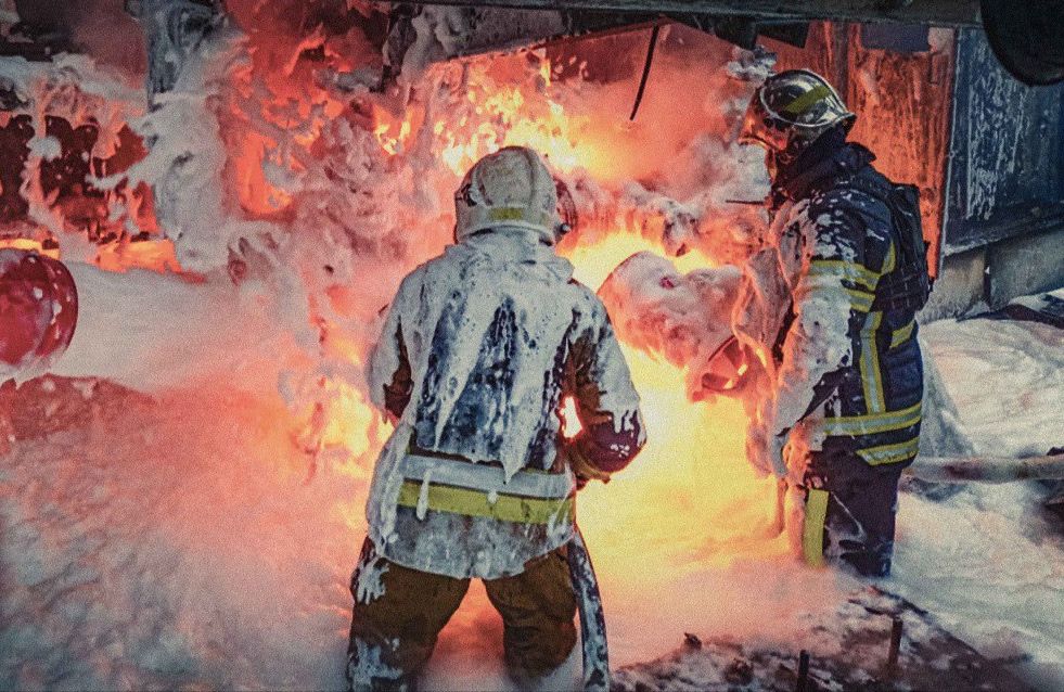 Ліквідація наслідків ворожого удару | Фото: dsns.gov.ua