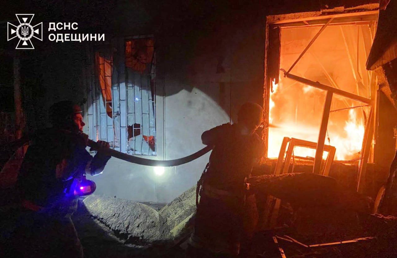 Вночі росіяни атакували Україну 105 дронами