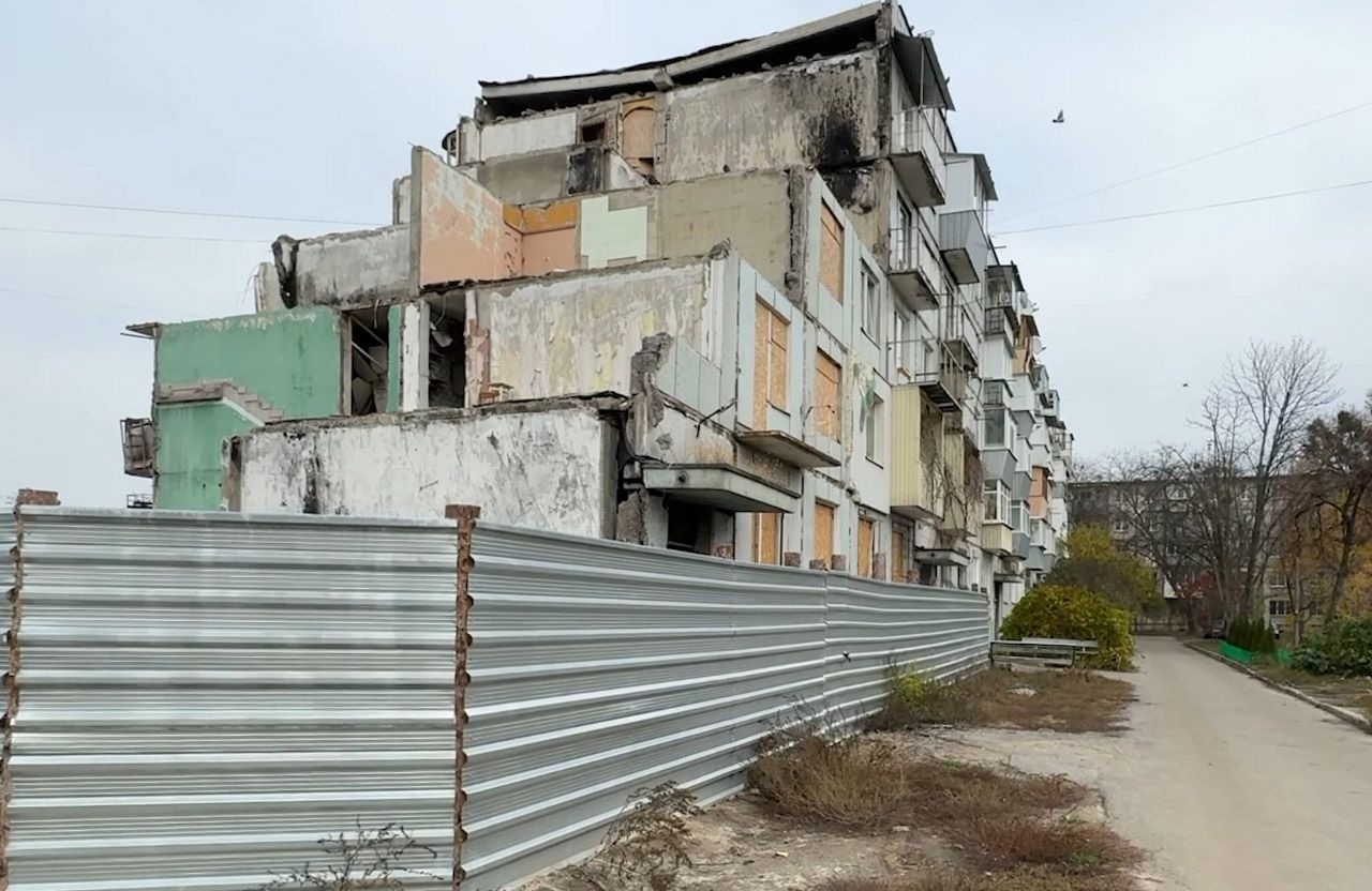 Зруйнований ракетним ударом будинок на Баленка, 7 у Полтаві | Кадр з відео «Суспільне Полтава»