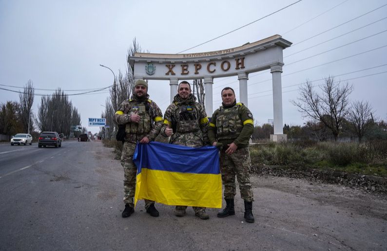 Бійці ЗСУ у визволеному Херсоні