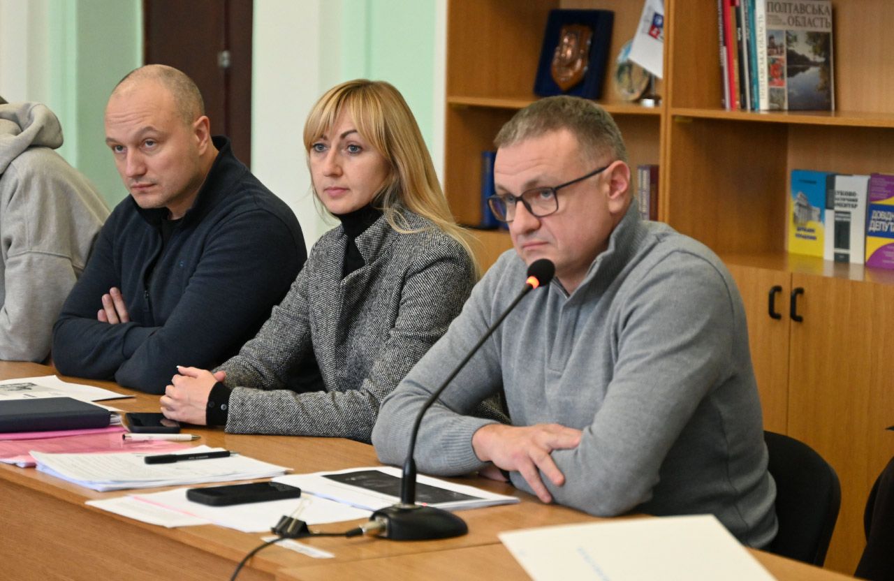 Заступник міського голови Тарас Панасенко (праворуч)