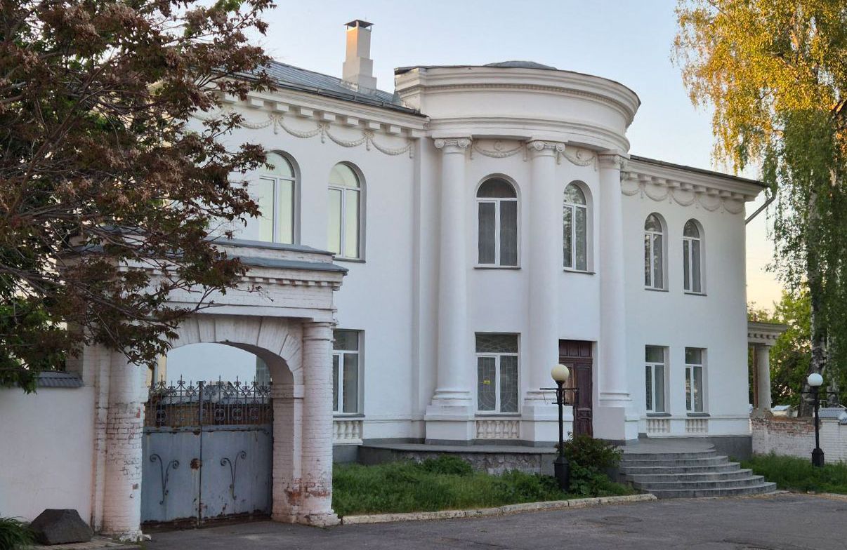 «Особняк збирача картин Балюбаша» (вул. Спаська, 11)