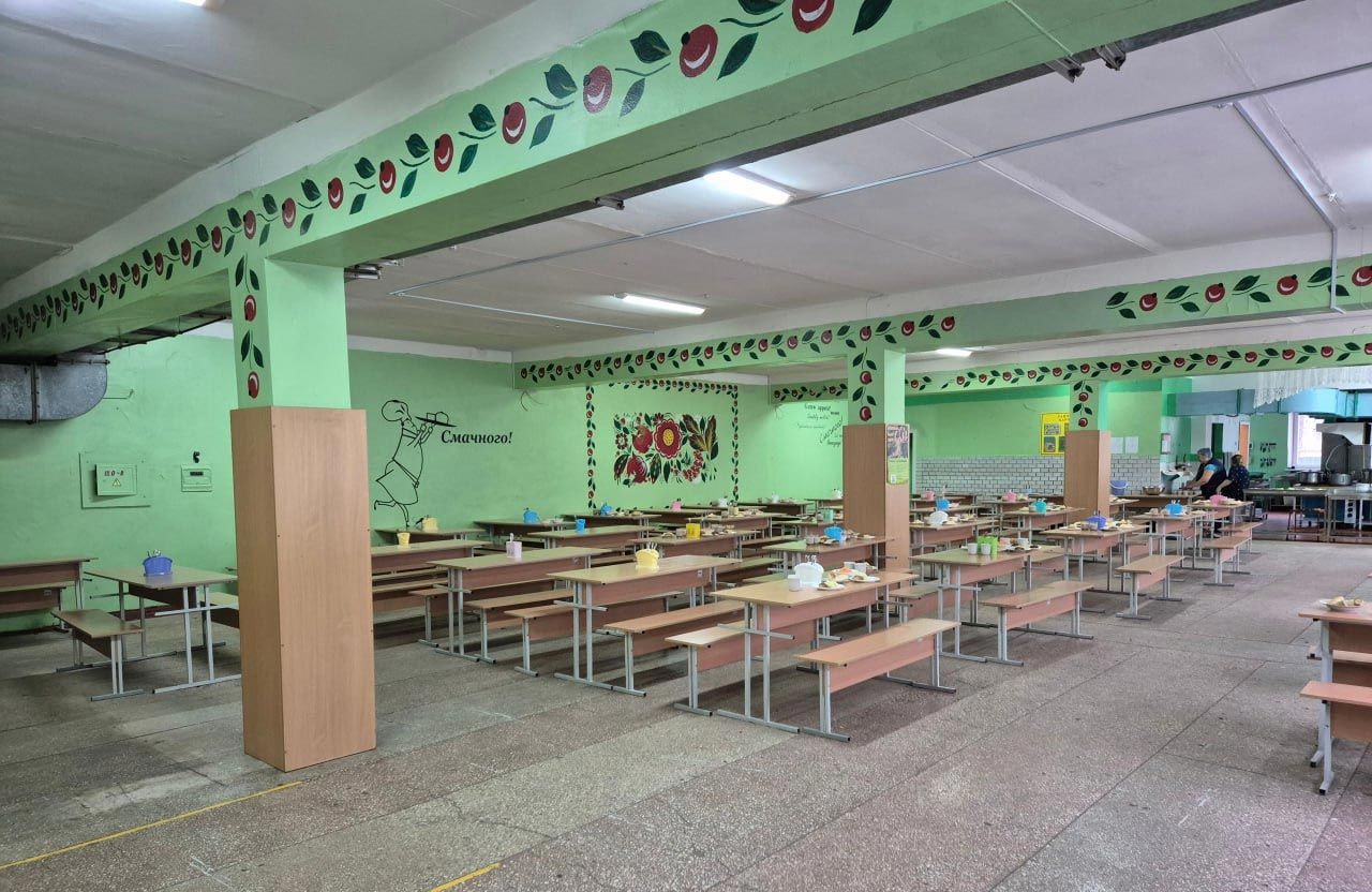 Їдальня ліцею № 32 «Європейський» на вул. Кузьми Скрябіна, 8/9 у Полтаві