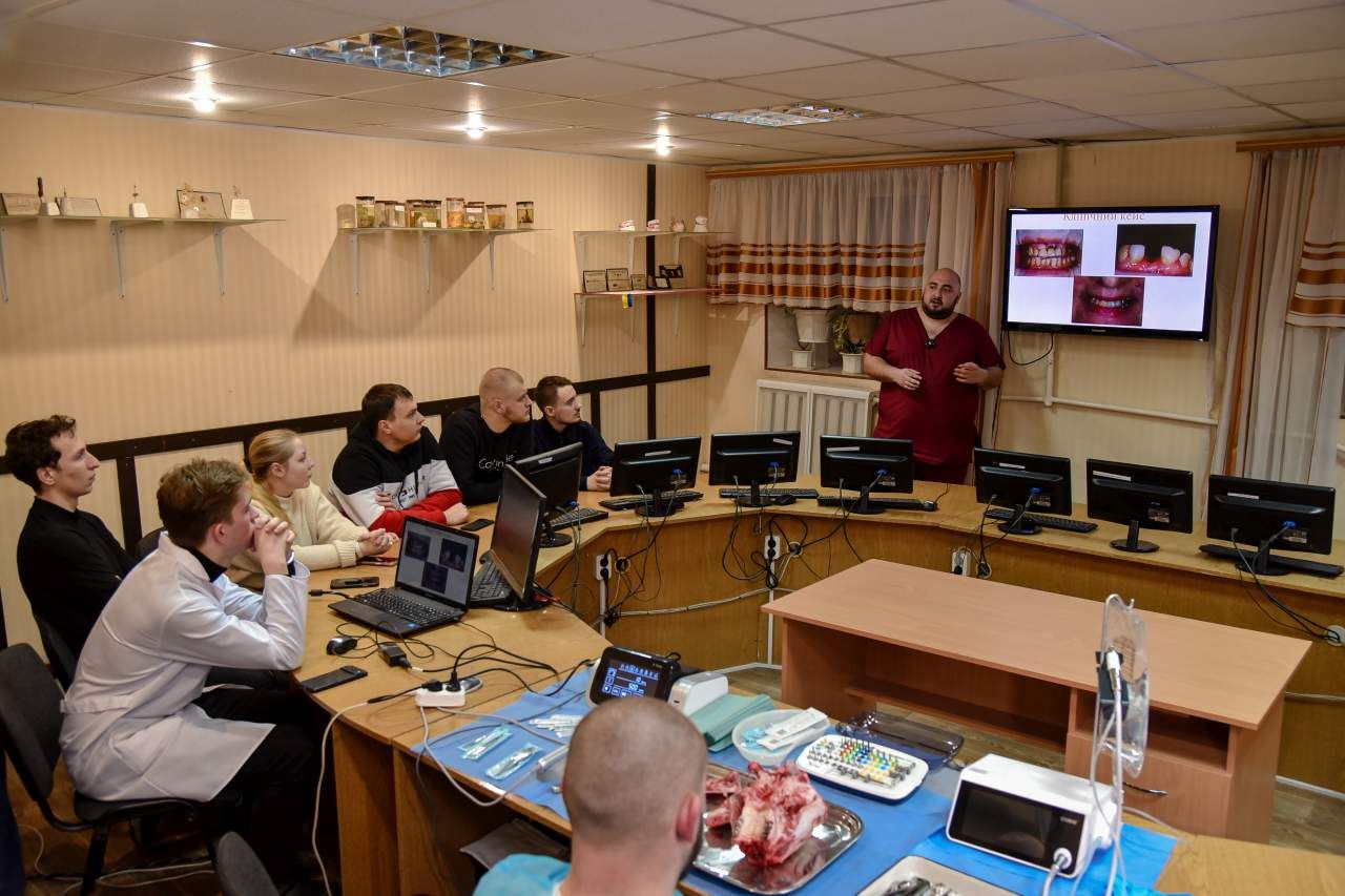 Інновації в стоматології: студенти ПДМУ опановують кісткову пластику