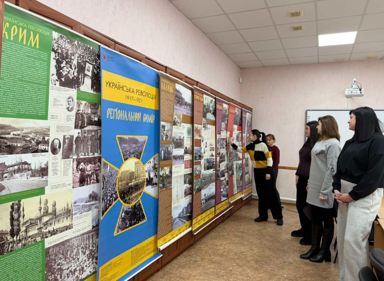 У Кобеляках експонують виставку «Українська революція 1917-1921 рр. Регіональний вимір»