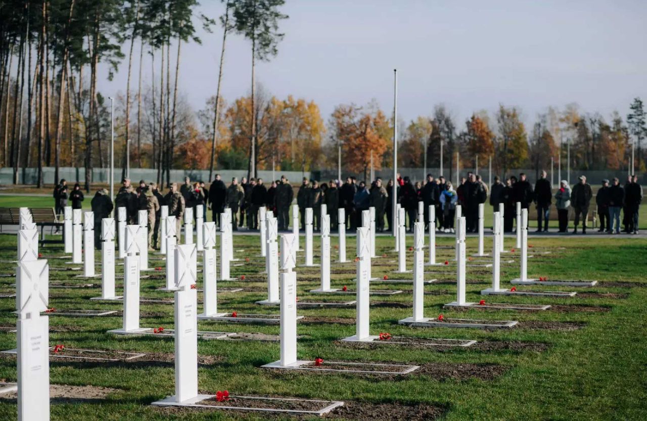 Національне військове меморіальне кладовище (фото: nmmc.gov.ua)
