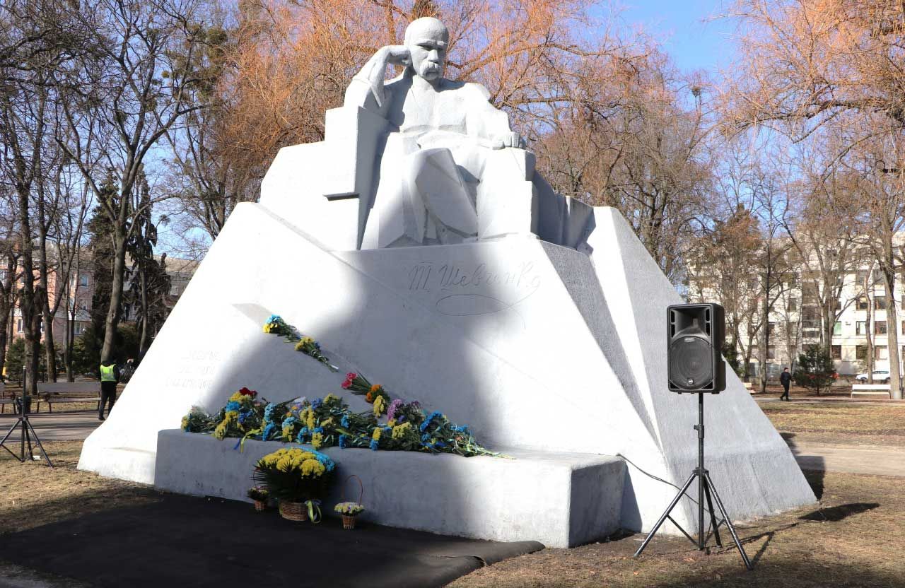 «Борітеся — поборете»: у Полтаві вшанували пам’ять Тараса Шевченка з нагоди 212-ї річниці від дня його народження