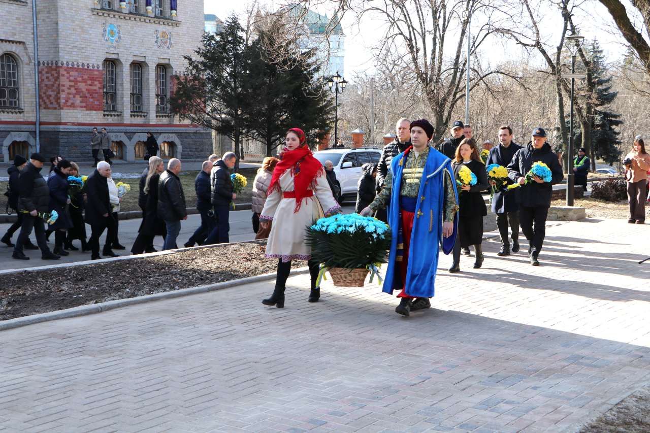 «Борітеся — поборете»: у Полтаві вшанували пам’ять Тараса Шевченка з нагоди 212-ї річниці від дня його народження