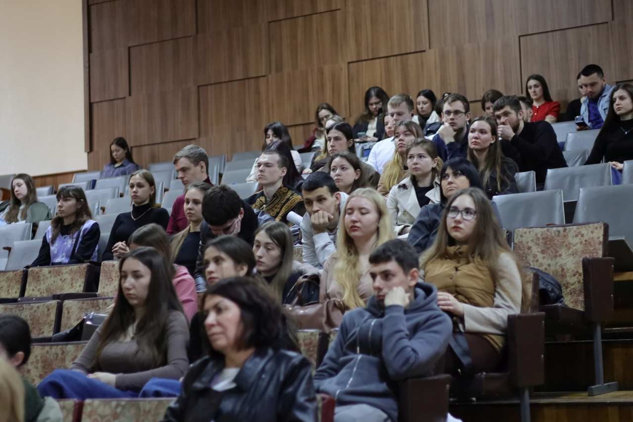 Навчально-наукова конференція до Всесвітнього дня нирок: здобувачі освіти ПДМУ спілкувалися з провідними нефрологами