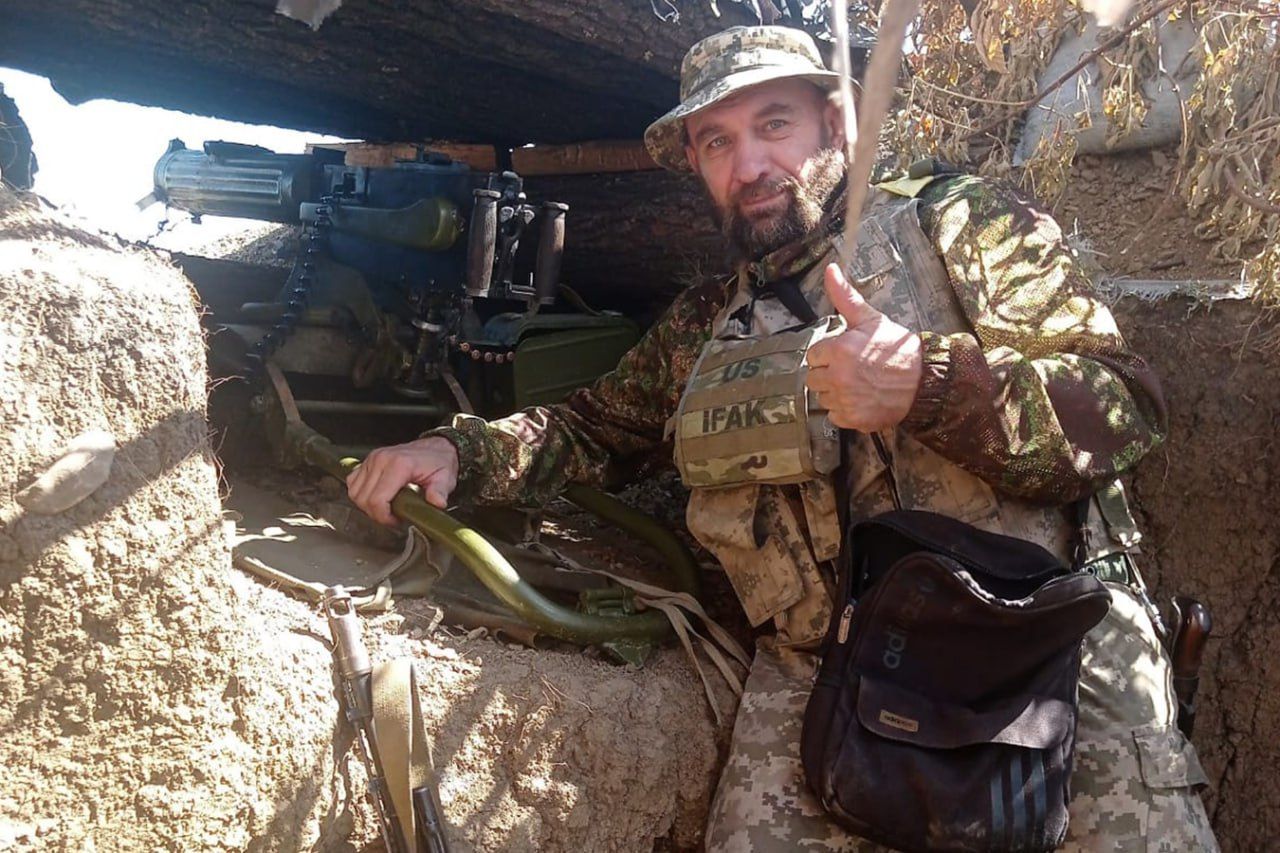 За успішне виконання бойових завдань нагороджений «Золотим хрестом», але отримав його вже в ТЦК