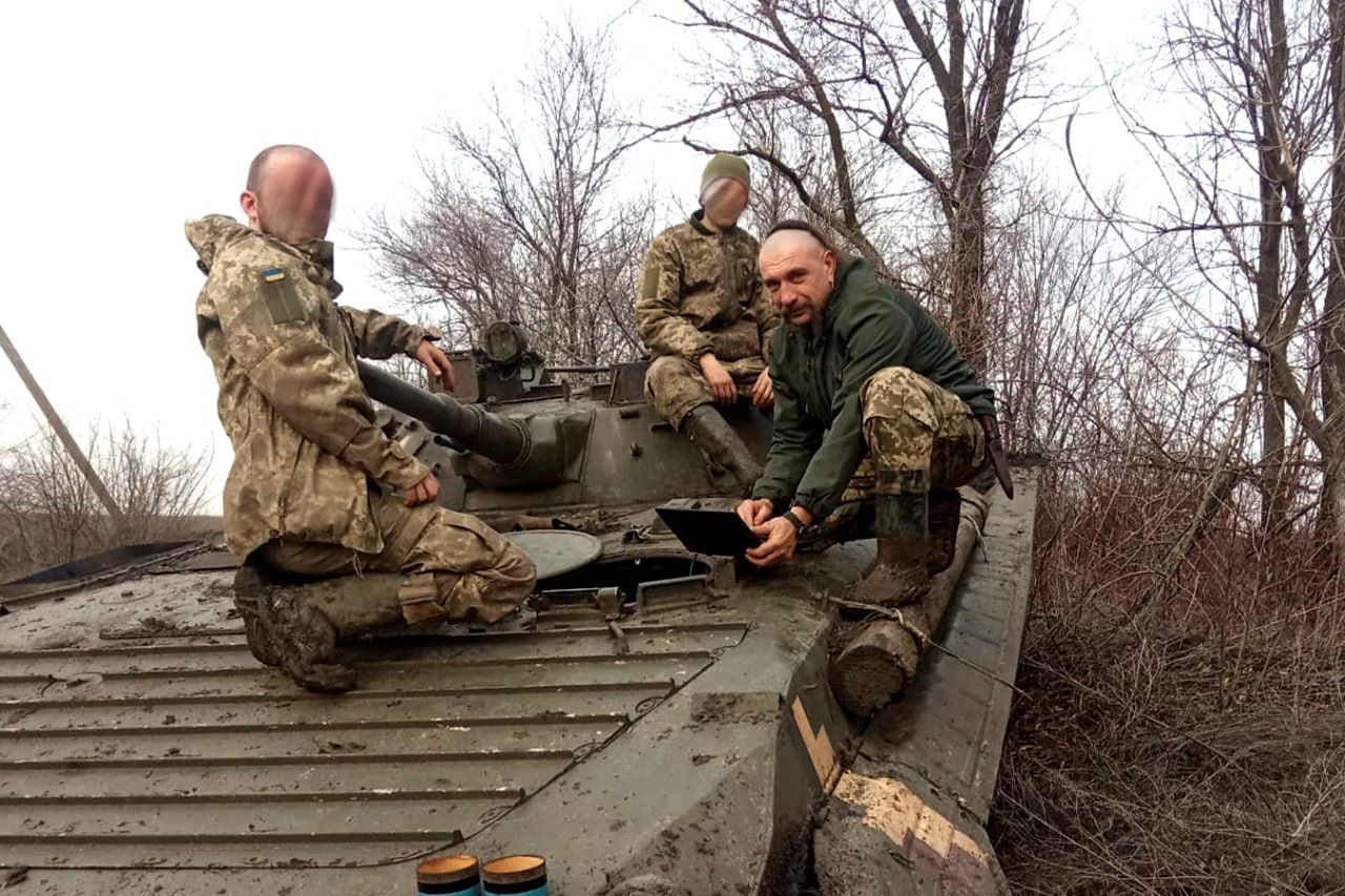 За успішне виконання бойових завдань нагороджений «Золотим хрестом», але отримав його вже в ТЦК