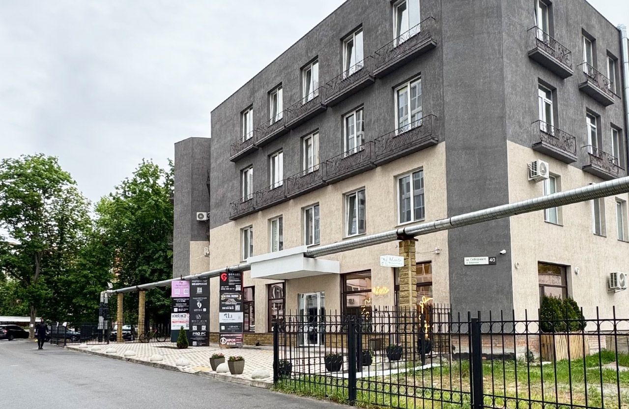 Офісний центр на вулиці Соборності, 40 в Полтаві | Фото: Княжа VIG