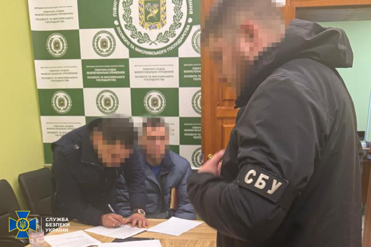 СБУ викрила масштабну схему на продажі державної деревини: поміж інших затримано затримано головного лісівника Полтавщини