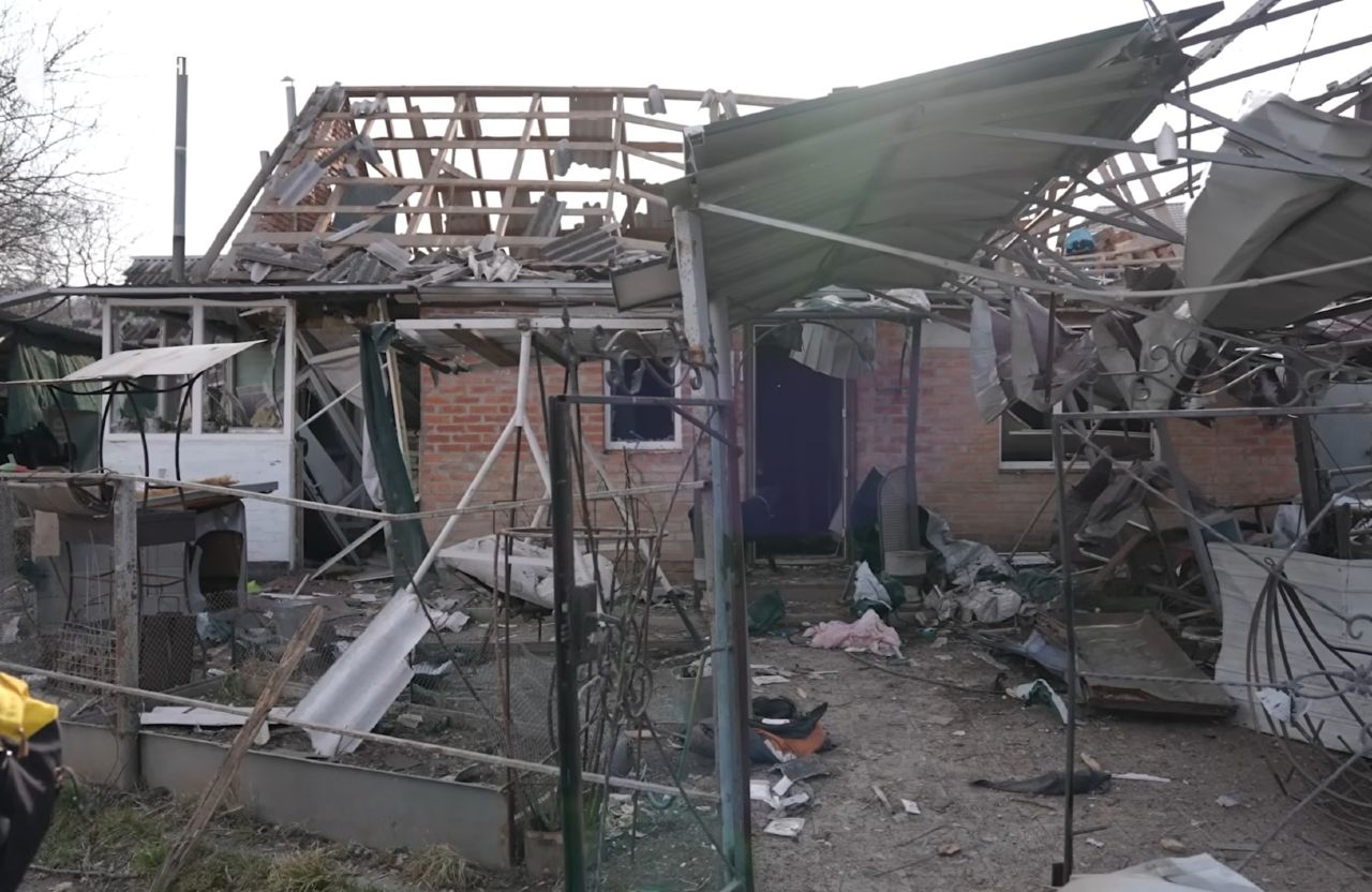 Пошкоджений будинок родини | Кадр з відео «Суспільне Полтава»