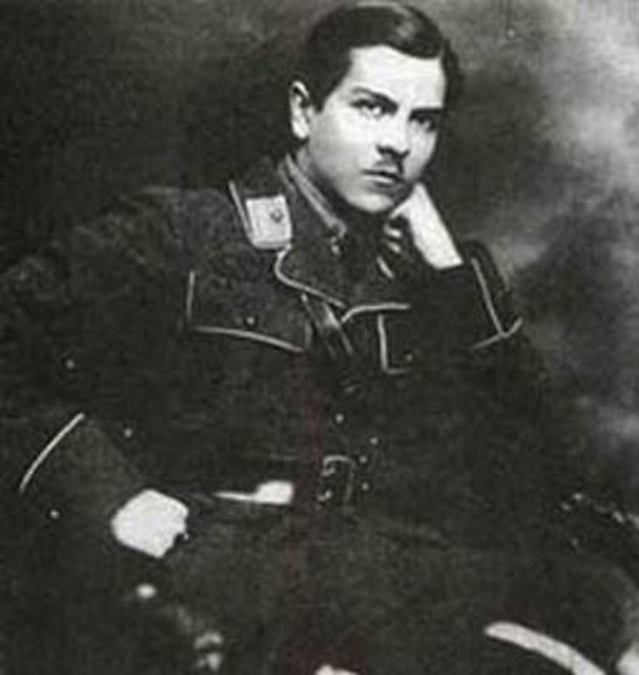 Петлюрівець за родинним походженням й переконаннями: 10 фактів із життєпису Патріарха Мстислава