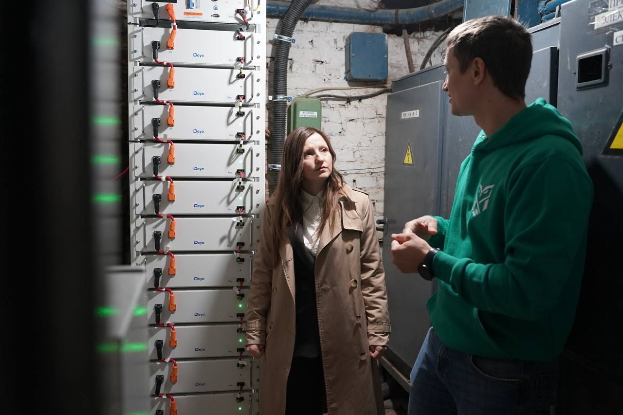 У полтавському ліцеї № 13 встановили потужні акумулятори: вони дозволили не помітити графіки відключення світла