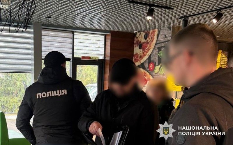 $4000 за довідку ВЛК: у Лубнах затримали колишню працівницю лікарні