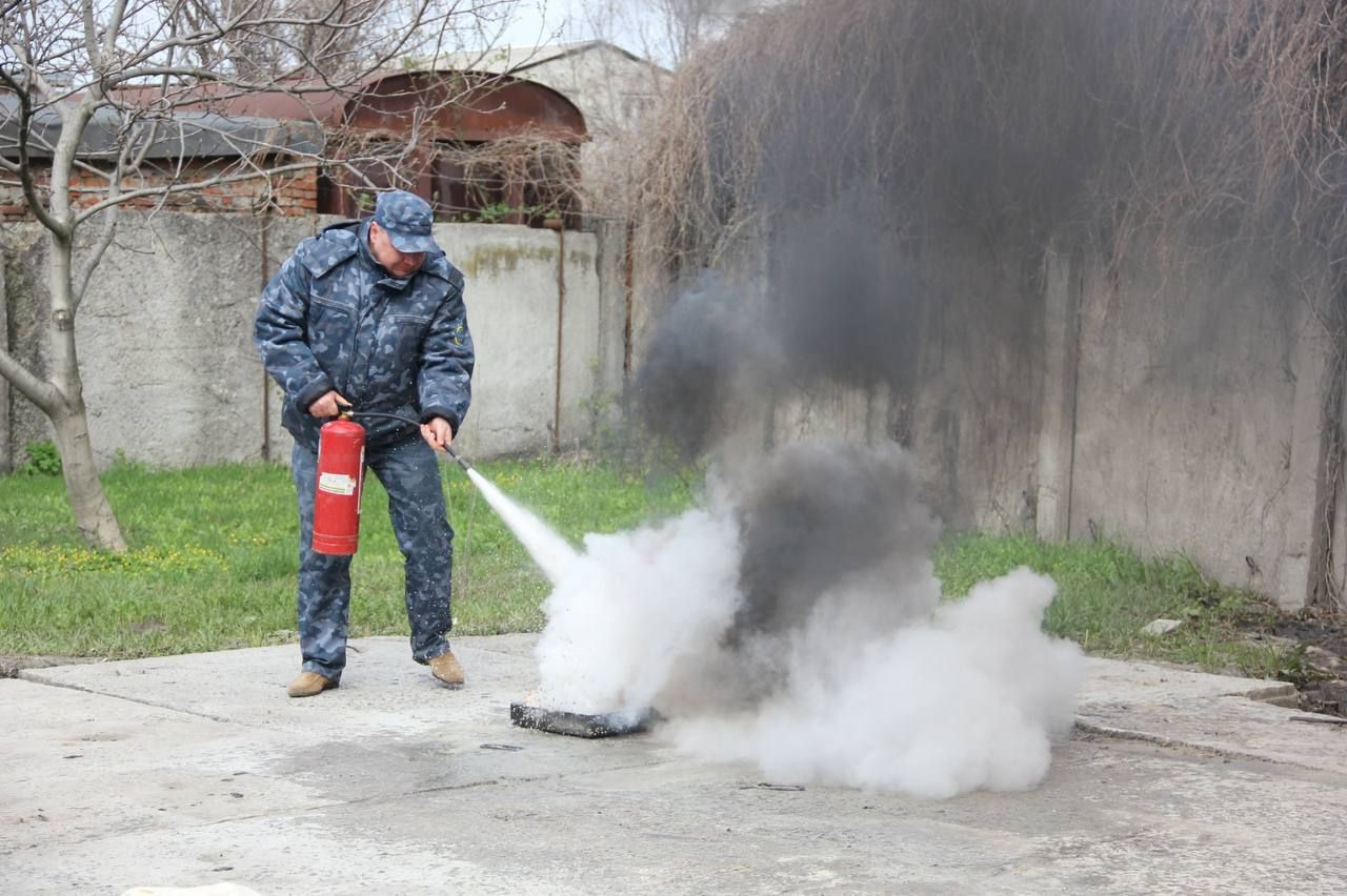 «Полтаватеплоенерго»: для працівників підприємства провели тренування з цивільного захисту