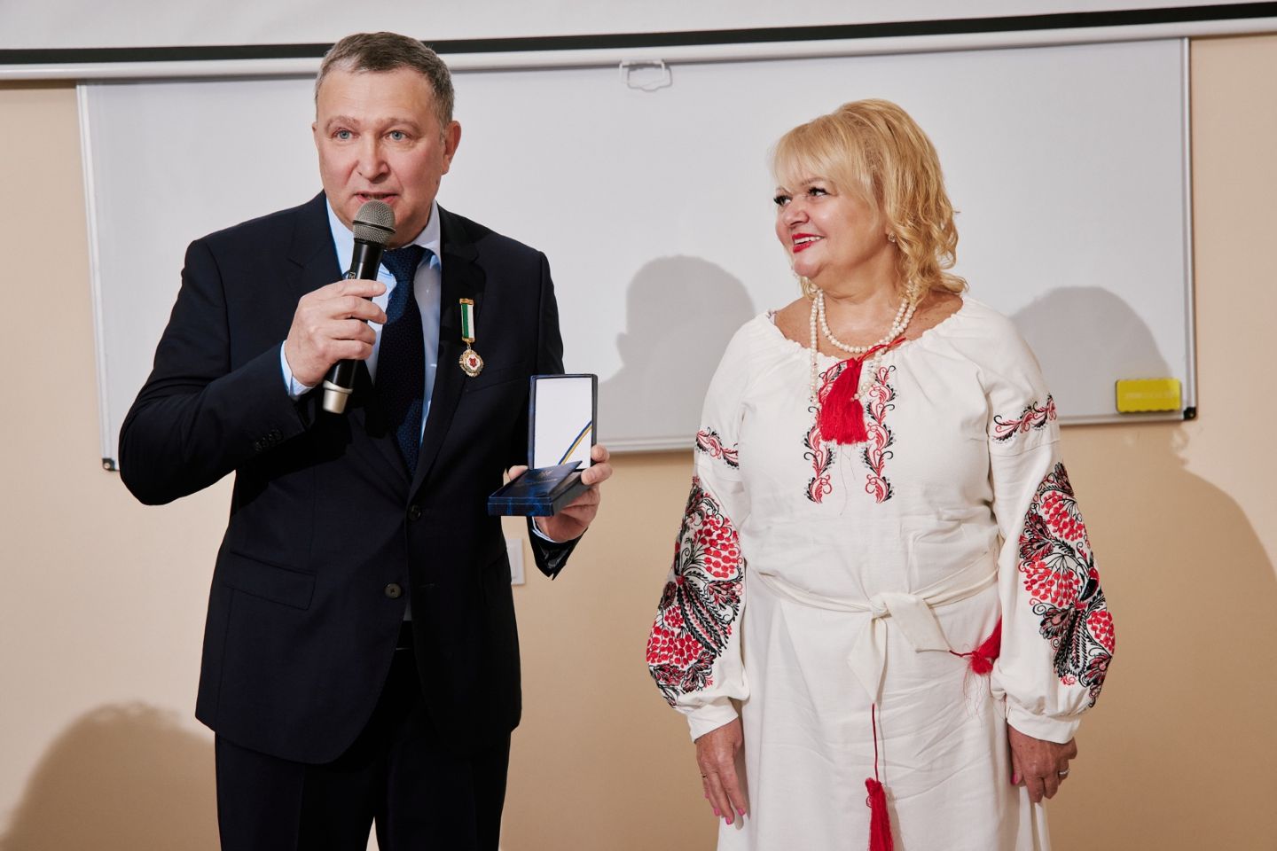 Ректорка Полтавського педагогічного університету Марина Гриньова нагороджена медаллю Національної академії педагогічних наук України «Леся Українка»