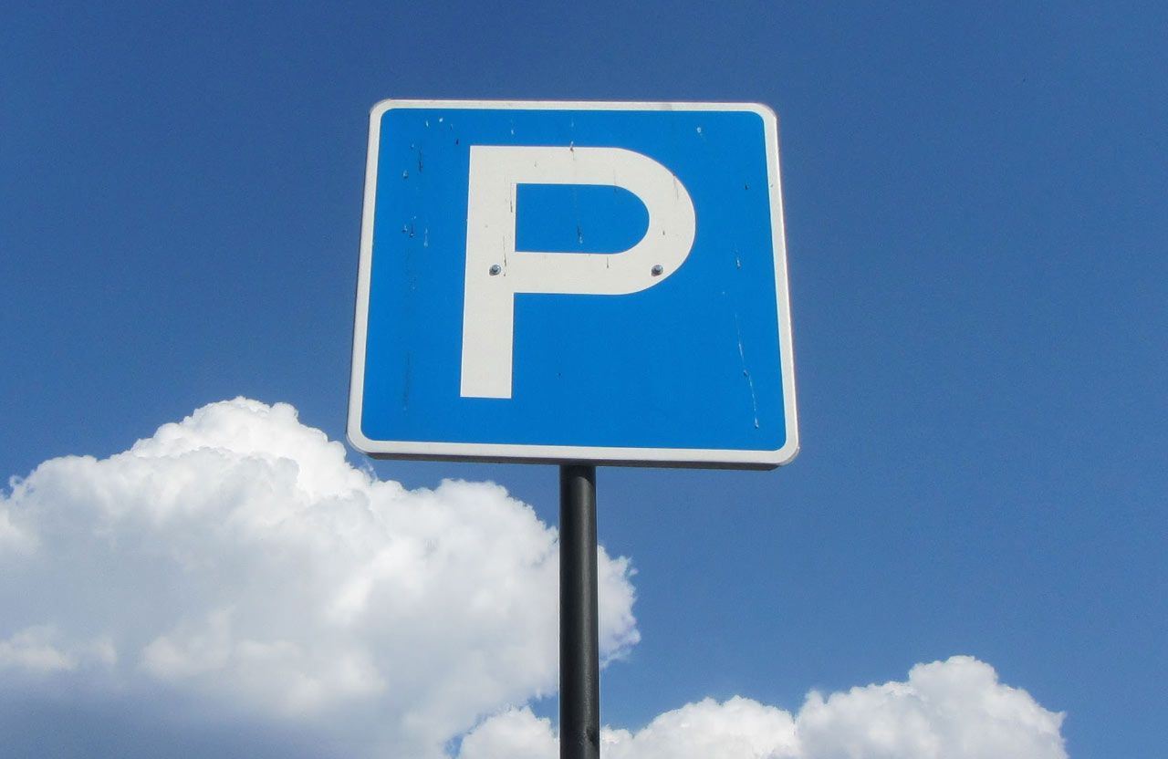 За 9 місяців полтавці сплатили 7,5 млн грн штрафів за паркування: на паркомісця та розмітку планують витратити значно менше
