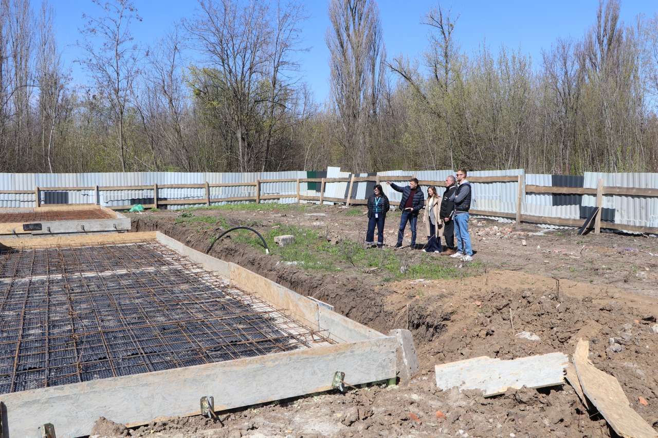 На артскладах у Полтаві завершили фундамент першого соціального будинку для переселенців