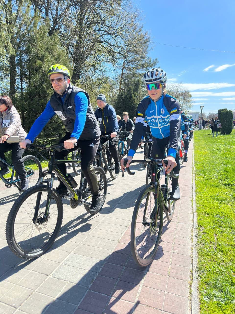 Пархоменко Валерій: у Полтаві провели велозаїзд на підтримку ЗСУ