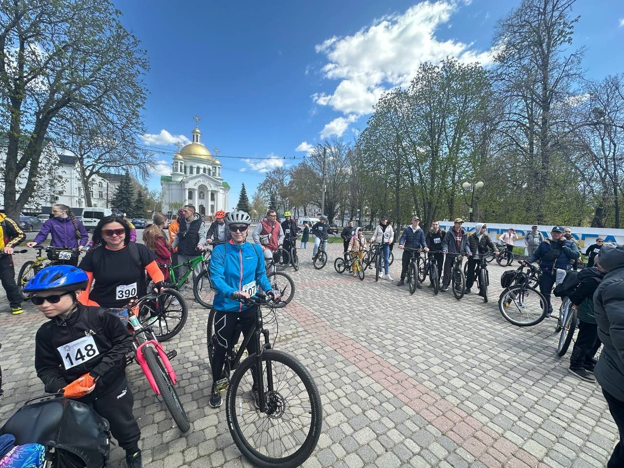 Пархоменко Валерій: у Полтаві провели велозаїзд на підтримку ЗСУ