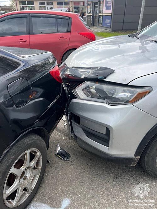 У Полтаві на Європейській сталася ДТП за участю трьох автомобілів.