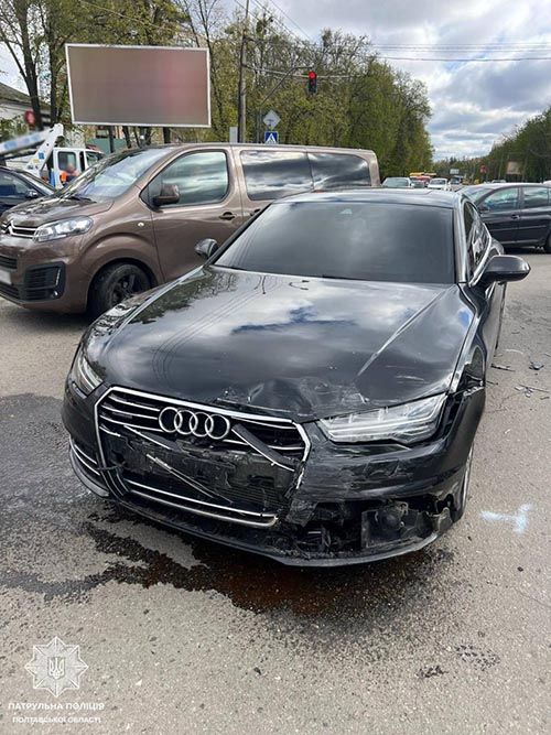 У Полтаві на Європейській сталася ДТП за участю трьох автомобілів.
