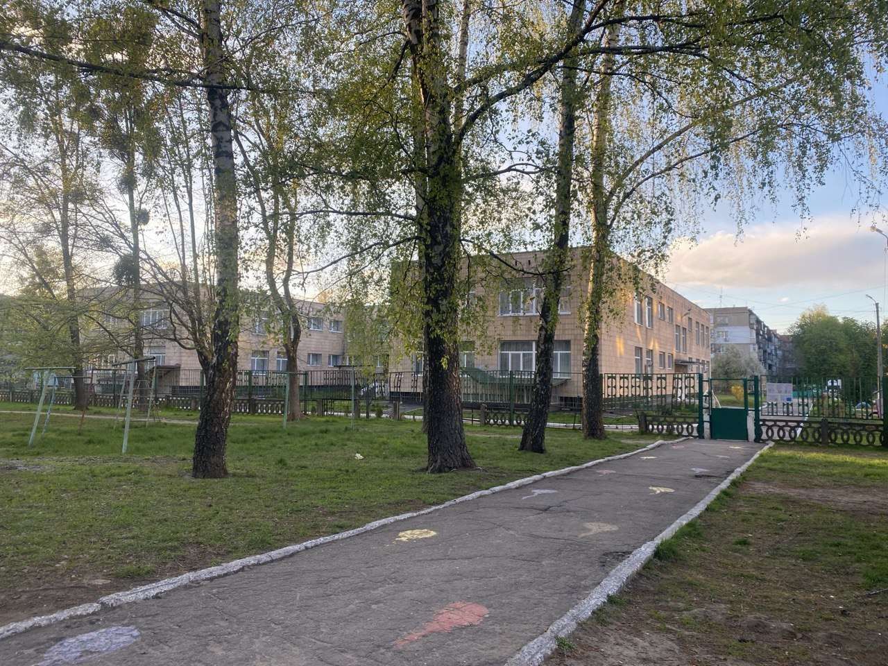 «Гонки вантажівок та ризик для дітей»: полтавці просять закрити наскрізний проїзд біля будинків на пров. Лікаря Мальцева, 8 і 10