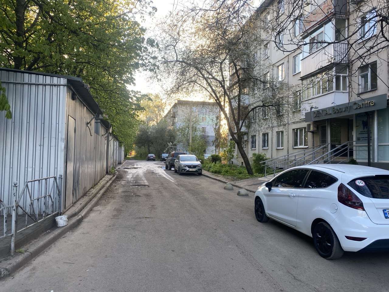«Гонки вантажівок та ризик для дітей»: полтавці просять закрити наскрізний проїзд біля будинків на пров. Лікаря Мальцева, 8 і 10