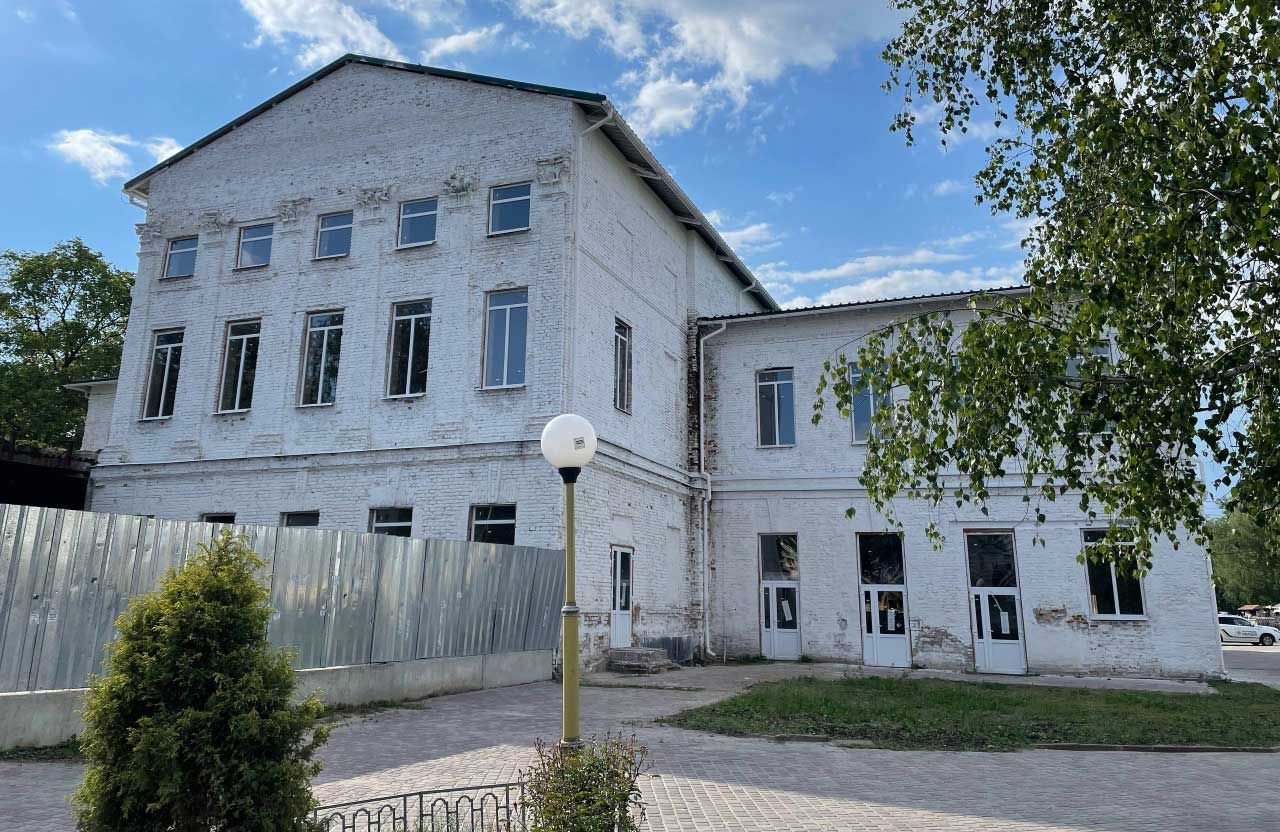 Прокуратура спростувала заяви УКБ щодо блокування передачі будівлі колишнього кінотеатру Котляревського на баланс області