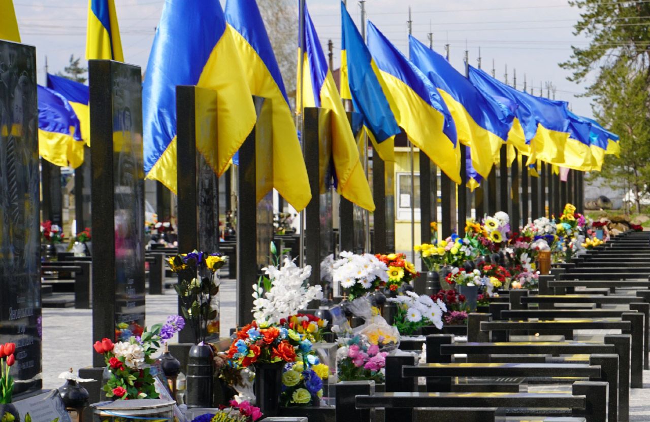 Сектор почесних поховань на Затуринському кладовищі