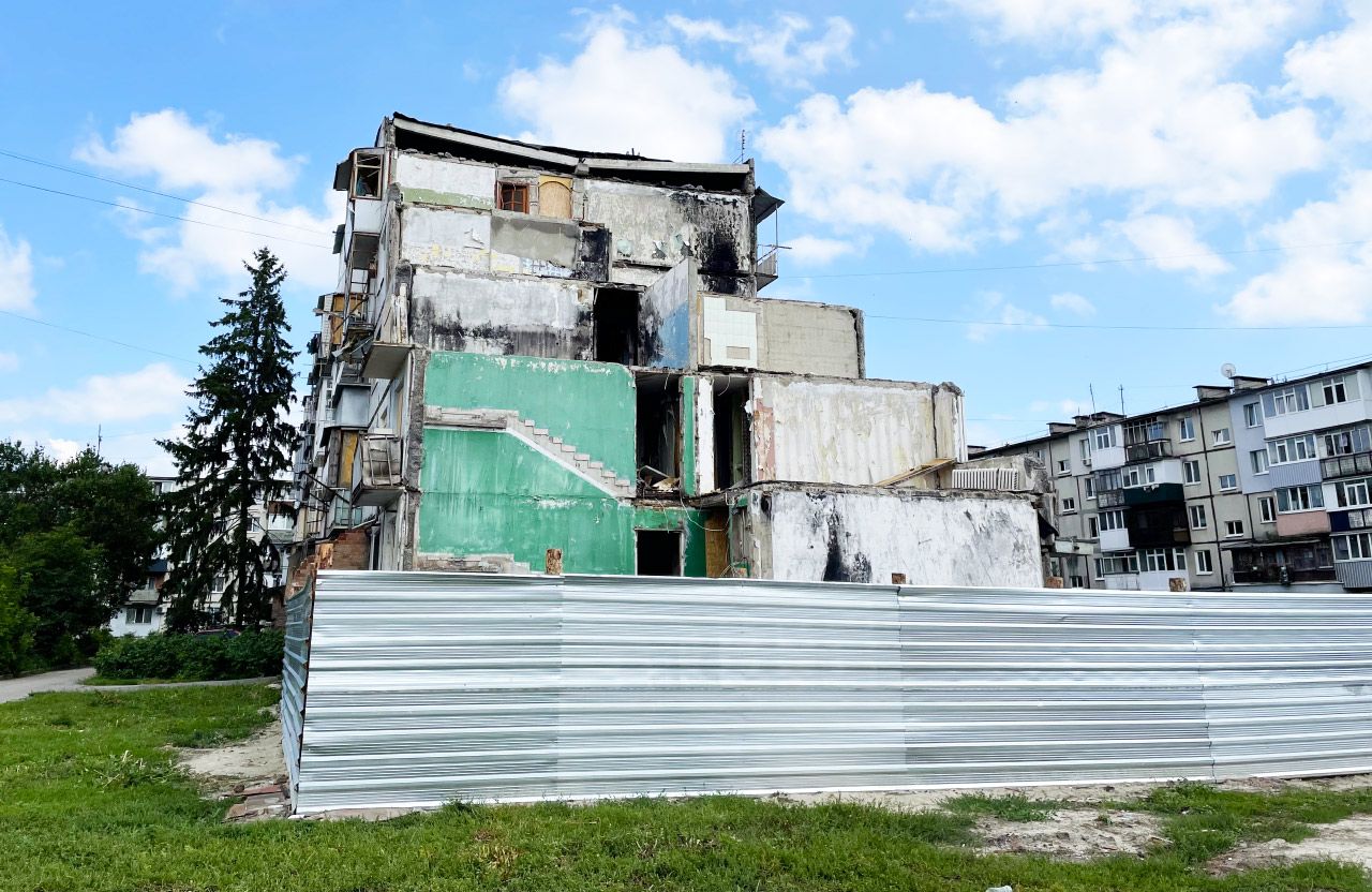 Зруйнований ракетним ударом будинок на Баленка, 7 у Полтаві