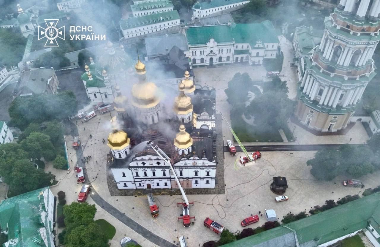 Пошкоджений внаслідок атаки головний соборний храм Києво-Печерської Лаври