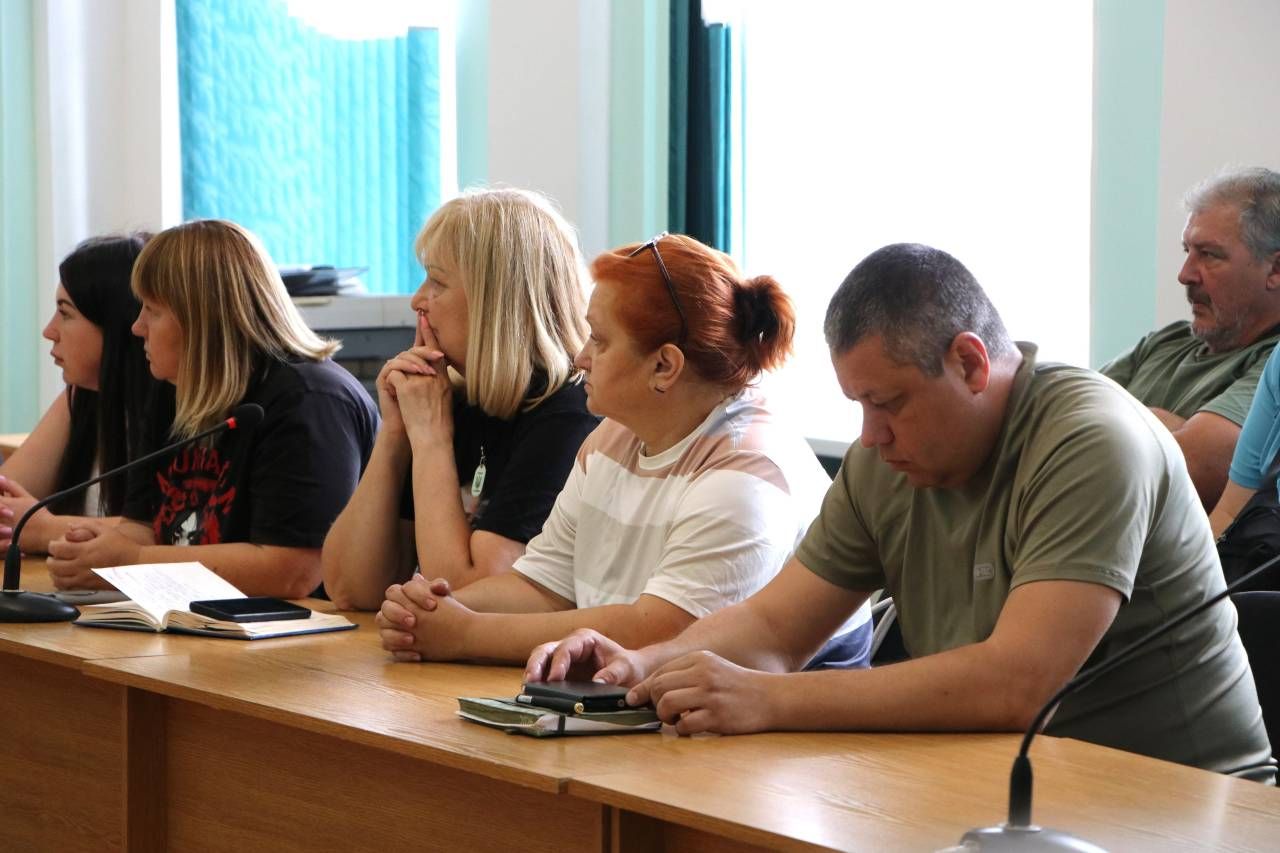 Робоча група провела перше засідання щодо нового проєкту військового меморіалу в Затуриному: обіцянки відкритості та незручні питання