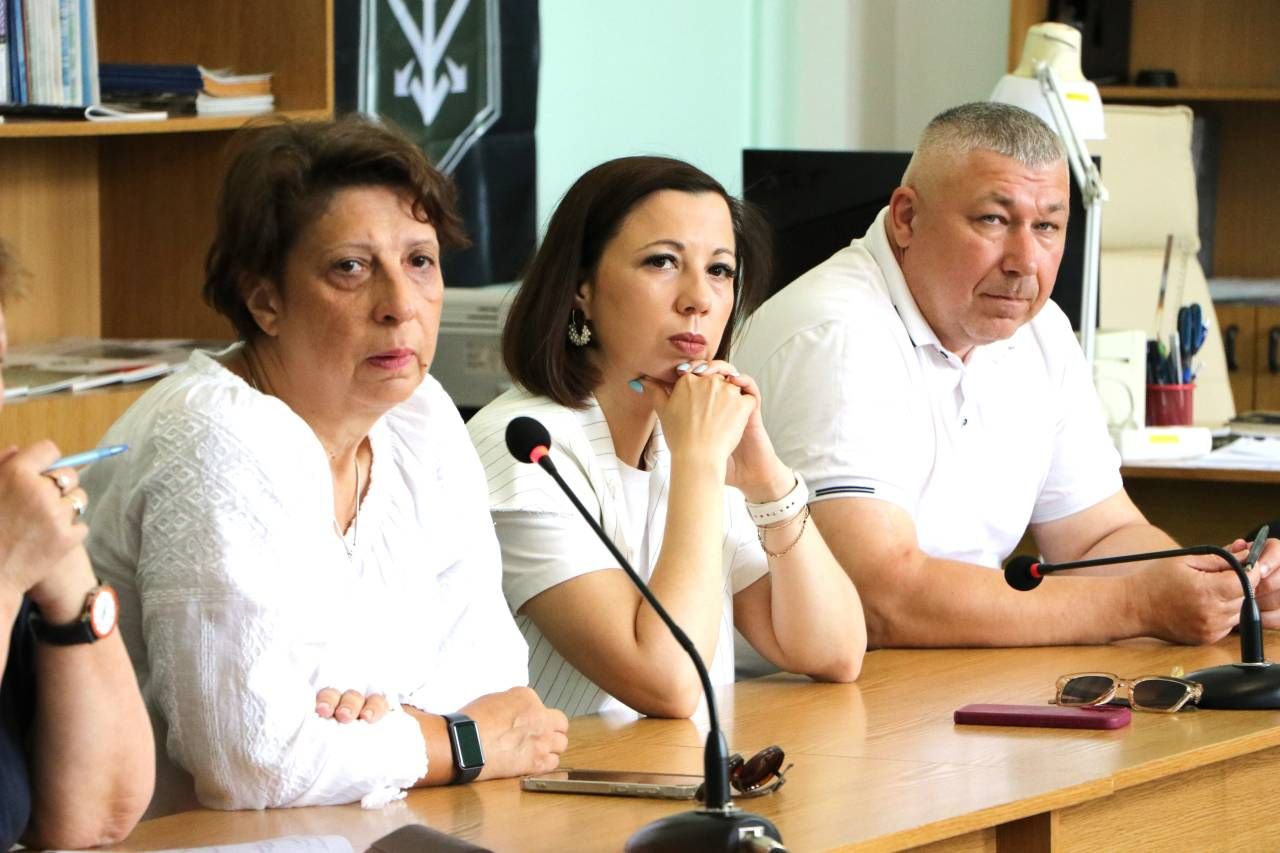Робоча група провела перше засідання щодо нового проєкту військового меморіалу в Затуриному: обіцянки відкритості та незручні питання