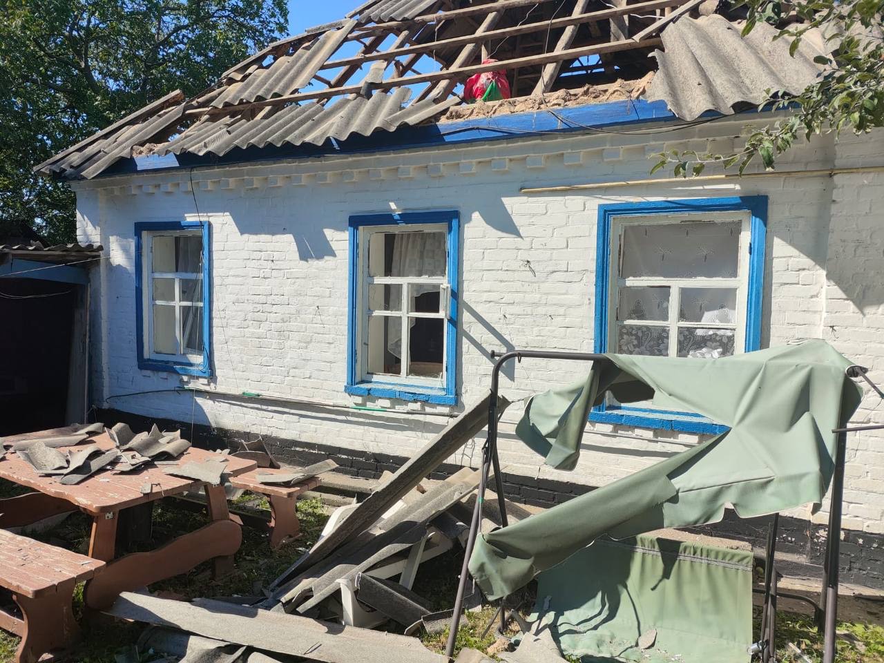 Наслідки нічного обстрілу Полтавської громади: кількість пошкоджених будинків зросла до десяти