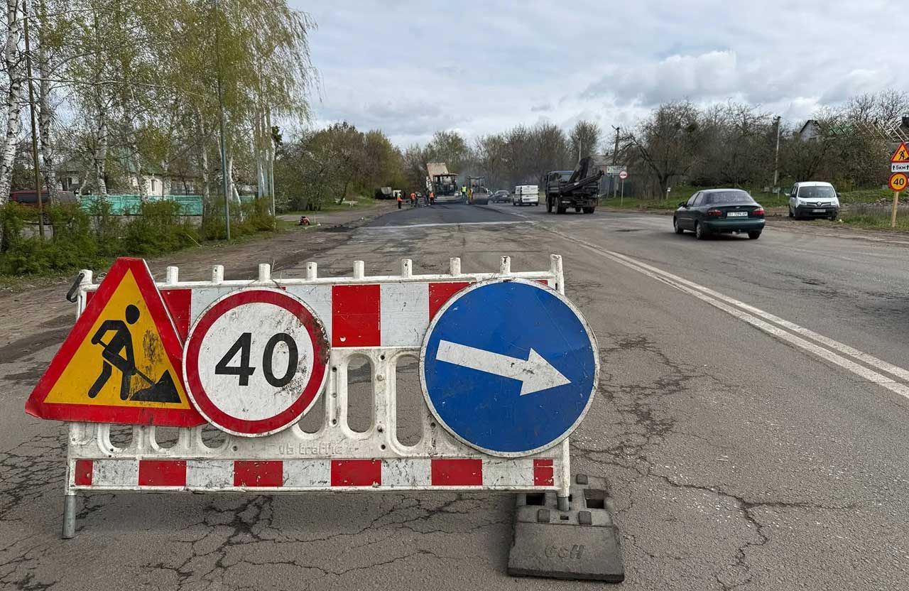 Зупинка ремонту доріг на Полтавщині: мільярдні борги, новий міністр та обурення громад